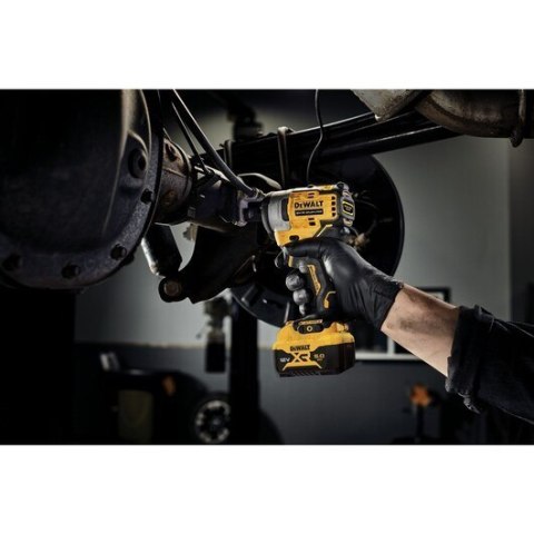 DeWalt Klucz udarowy 12V DEWALT DCF901P2 2 AKU 5,0Ah