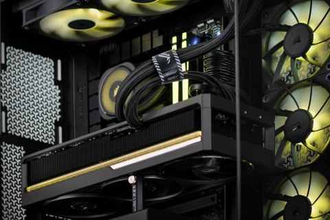 Actina Actina iCUE 7800X3D/32GB/2TB/RX9070XT/850W