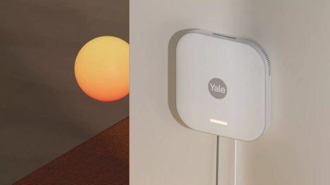 Yale Yale Zestaw startowy inteligentnego alarmu 7 elementów - Centralka, Klawiatura, Pilot, 2x Czujnik ruchu, 2x Czujnik okno/drzwi