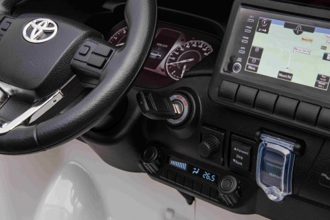 Toyota Hilux na akumulator dla dzieci Biały + Napęd 4x4 + Pilot + 2 bagażniki + Radio MP3 + LED