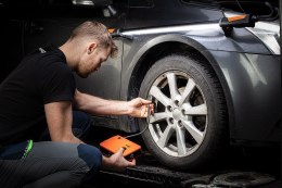 NEO tools 11-997 latarka