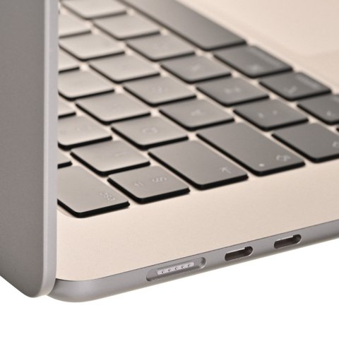Apple 15.3-inch MacBook Air: Apple M4 chip with 10-core CPU and 10-core GPU, 24GB, 512GB SSD - Starlight
