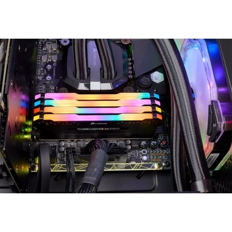 Corsair Vengeance RGB CMW32GX4M4C3200C16 moduł pamięci 32 GB 4 x 8 GB DDR4